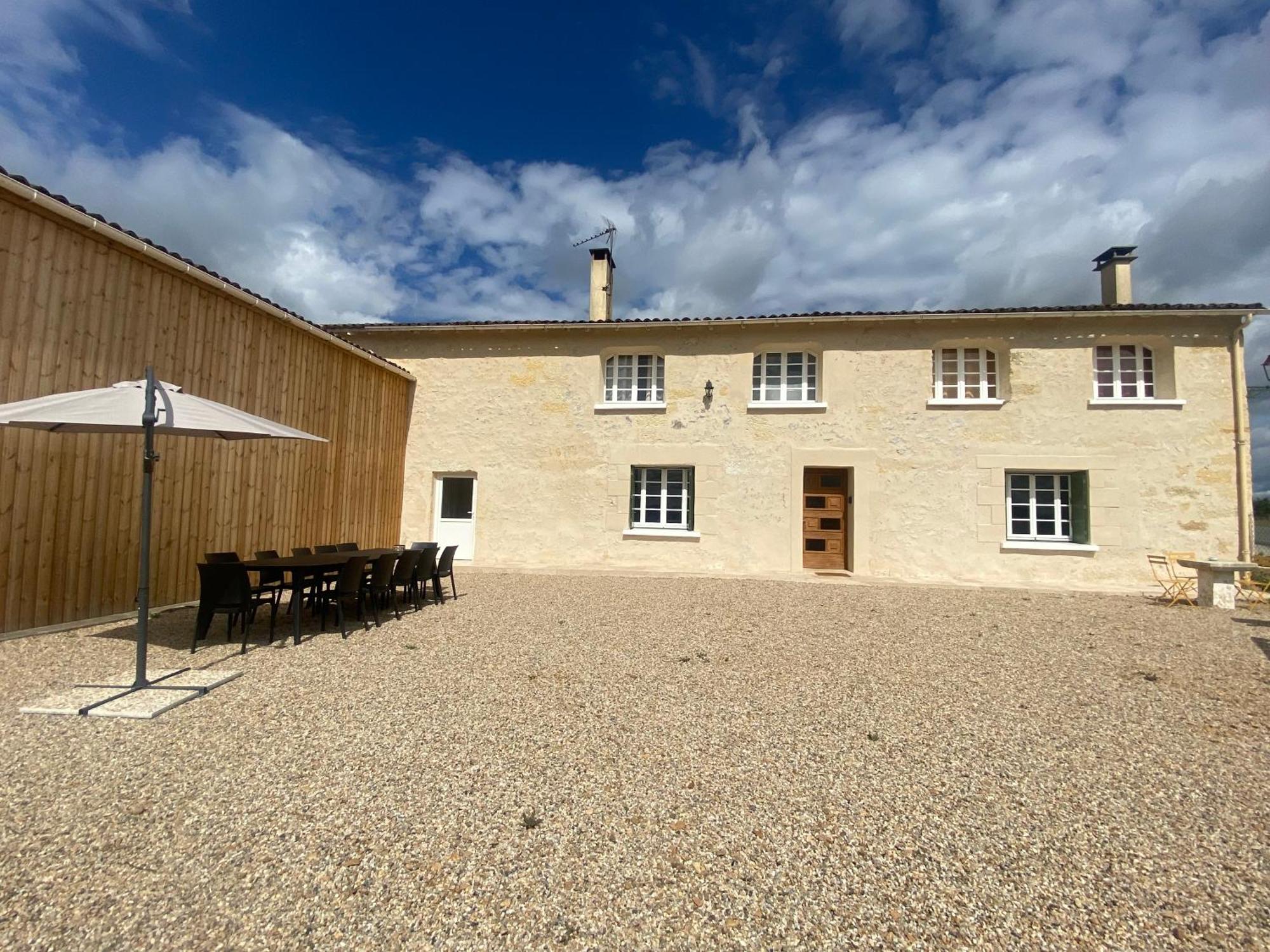 Chai Nous ! Maison Renovee Sur Un Domaine Viticole Proche De Saint Emilion Gardegan-et-Tourtirac Exterior foto